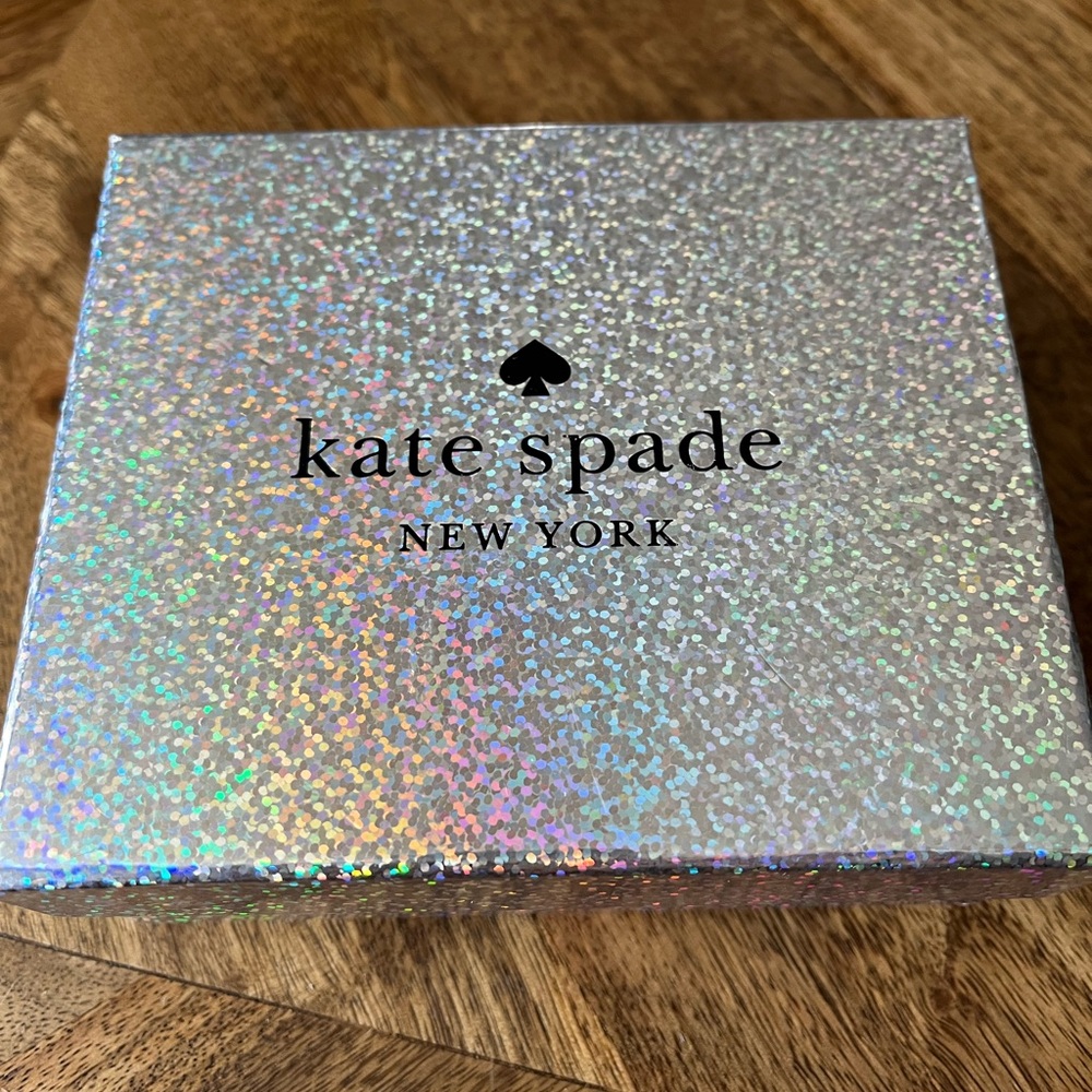 Kate Spade Rose Gold Wallet NWT - Picture 6 of 6